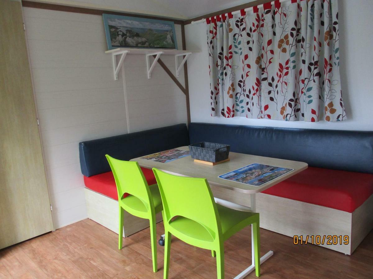 Les Mobile Home De Kerroyal Garlan Eksteriør bilde