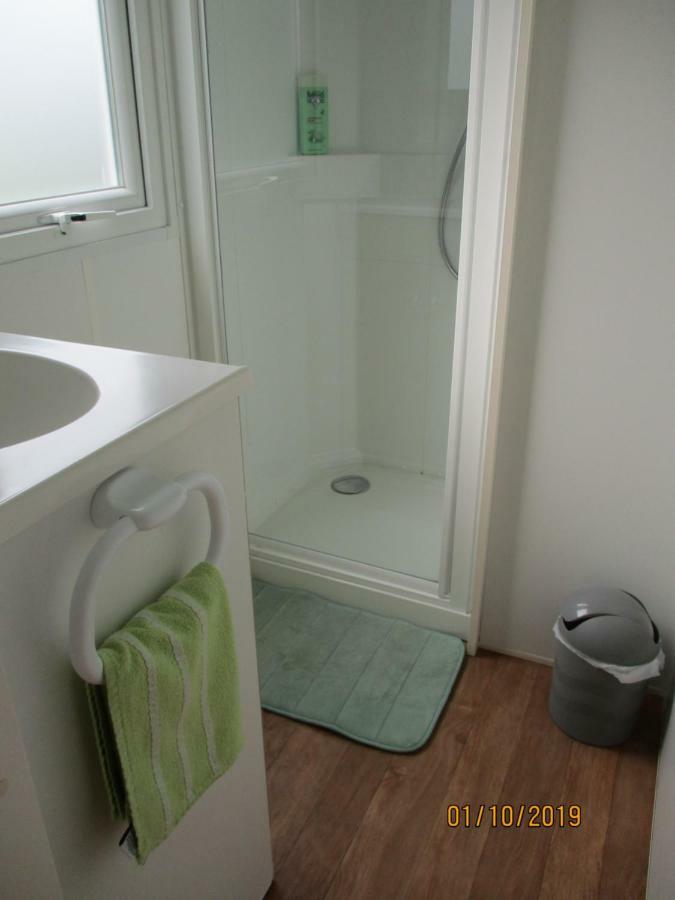 Les Mobile Home De Kerroyal Garlan Eksteriør bilde